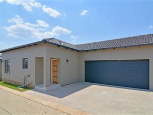 3 Bed Townhouse in Parkrand