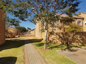 2 Bed Townhouse in Mooikloof Equestrian Estate