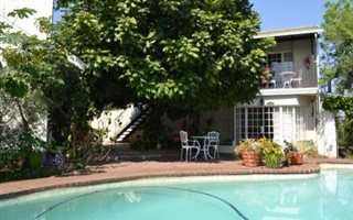 9 Bedroom House in Darrenwood