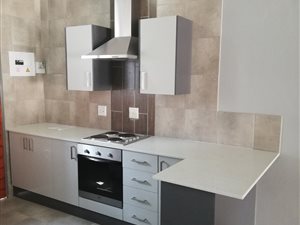 2 Bed Flat in Silverfields