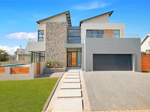 4 Bed House in Waterfall Country Village
