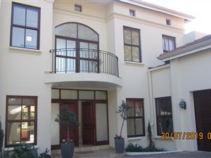 4 Bed House in Bryanston