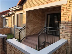 2 Bed Apartment in Randpark Ridge
