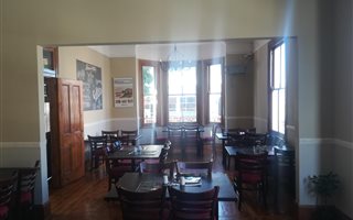 200 m² Commercial space in Glenwood