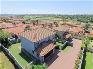 4 Bed House in Thatchfield