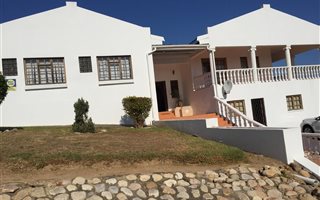4 Bedroom House in Fairbridge Heights