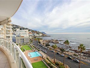 3 Bed Apartment in Bantry Bay