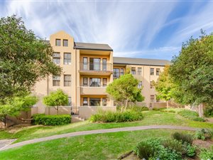 2 Bed Apartment in Klein Welgevonden