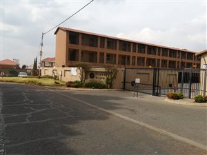 2 Bed Apartment in Rosettenville