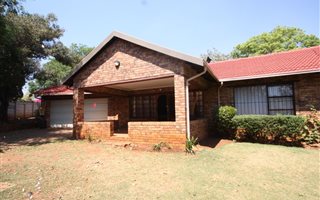 3 Bedroom House in Weltevreden Park