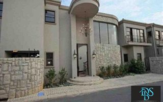 5 Bedroom Cluster in Bryanston West