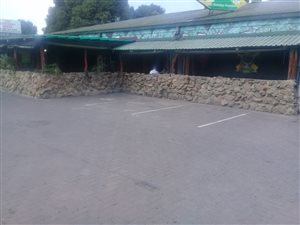 500 m² Commercial space in Lakefield