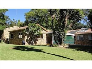 7 Bed House in Bryanston
