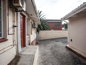 Office space in Newton Park