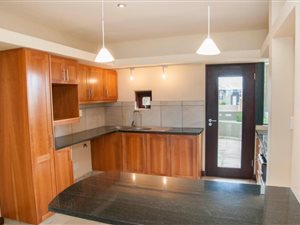 2 Bed Apartment in Oubaai and surrounds