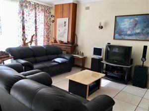 4 Bed House in Dewetshof