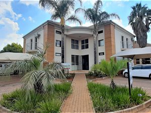 369 m² Commercial space in Highveld