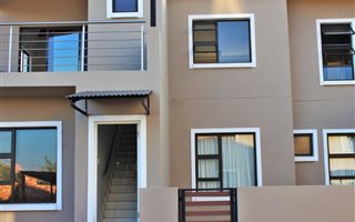 2 Bedroom Simplex in Redstone Country Estate