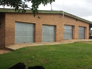 8.5 ha Farm in Leeukuil AH