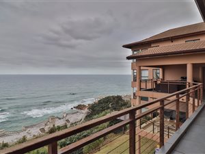 3 Bed Apartment in Umdloti Beach