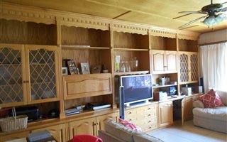 3 Bedroom Simplex in Elma Park