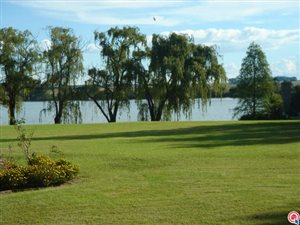 5 Bed House in Miravaal