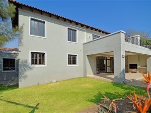4 Bed House in Dainfern Golf Estate