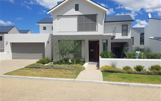 3 Bedroom House in Brandwacht