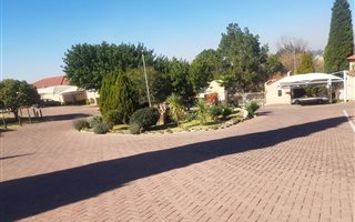 2 Bedroom Apartment in Vanderbijlpark SW