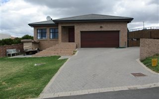 3 Bedroom House in Seemeeu Park