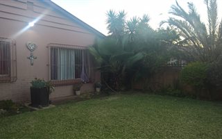 3 Bedroom House in Claremont