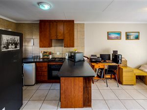2 Bed Simplex in Wierda Crest Estate
