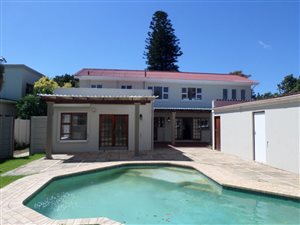 4 Bed House in Bonza Bay