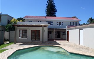 4 Bedroom House in Bonza Bay