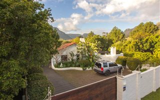 5 Bedroom House in Hout Bay and surrounds