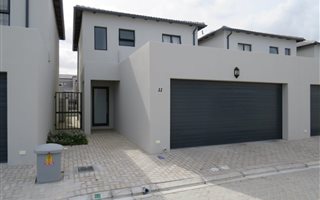 3 Bedroom House in Parklands North