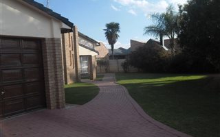 4 Bedroom House in Flamingo Park