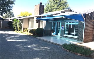 287 m² Office Space in Parkmore