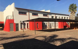 1961 m² Commercial space in Danville