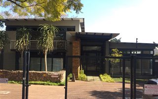 74 m² Commercial space in Parkwood