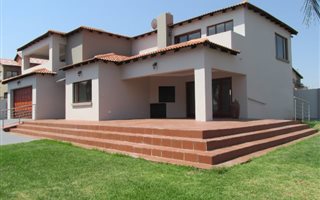 4 Bedroom House in Raslouw