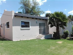 1 Bedroom Garden Cottage in Corlett Gardens