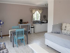 1 Bed Apartment in Waterkloof