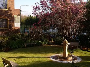 1 Bed Apartment in Parktown North