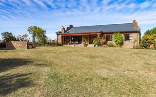 4.3 ha Farm in The Crags