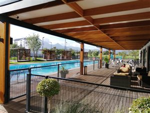 2 Bed Apartment in Somerset West Central