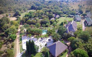 24.4 ha Farm in Hekpoort