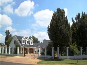 5 Bed House in Waterkloof Ridge