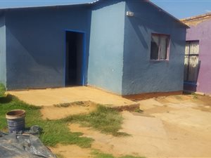 5 Bed House in Kanana