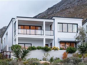 3 Bed House in Simons Town